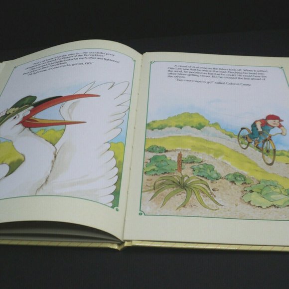 Cabbage Patch Kids The Big Bicycle Race Hardcover 1984 Parker Brothers - Picture 4 of 4